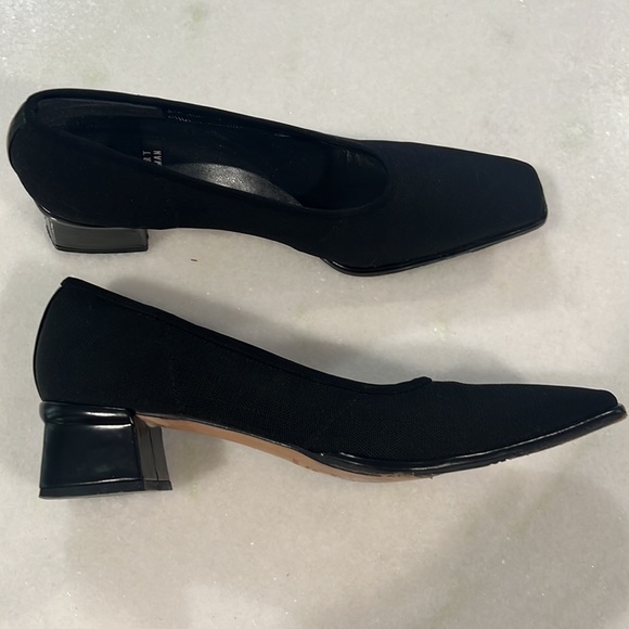 STUART WEITZMAN BLACK NYLON AND LEATHER LOW HEEL - Picture 12 of 13